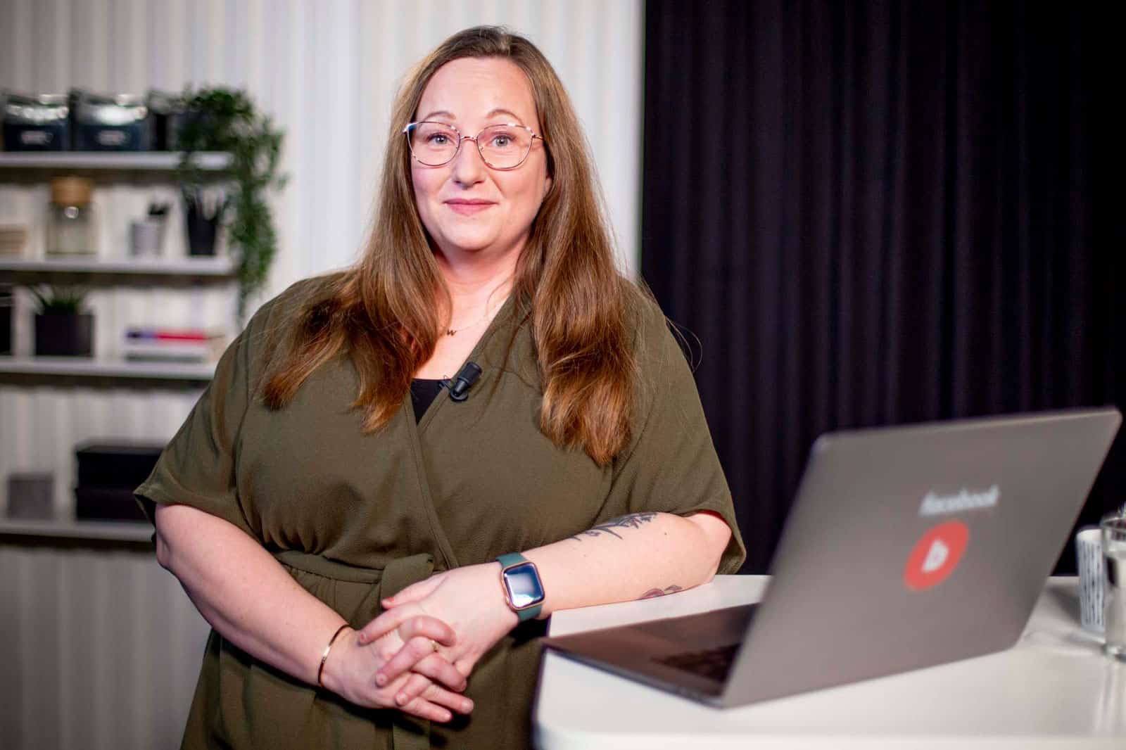 Åsa Wallenrud i Moderskeppets studio.