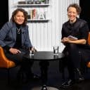 Moderskeppets Josefina Sahlin intervjuar universitetslektorn Annika Engström i Moderskeppets studio.