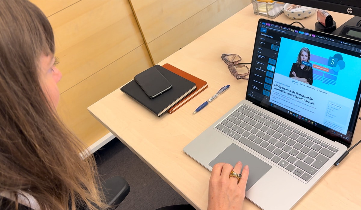 Michaela Zankl ser kursen Sharepoint från början.