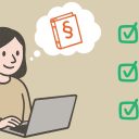 Illustration av kvinna vid laptop. Gröna checkboxar och en tankebubbla med lagbok.